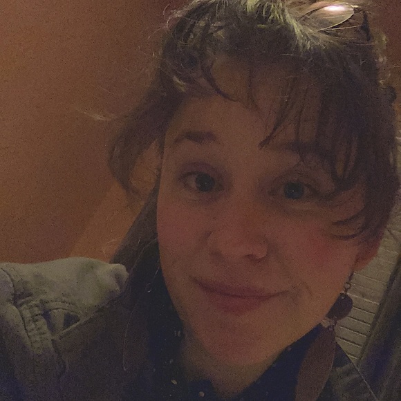 Meet your Posher, Emmy - Picture 3 of 6